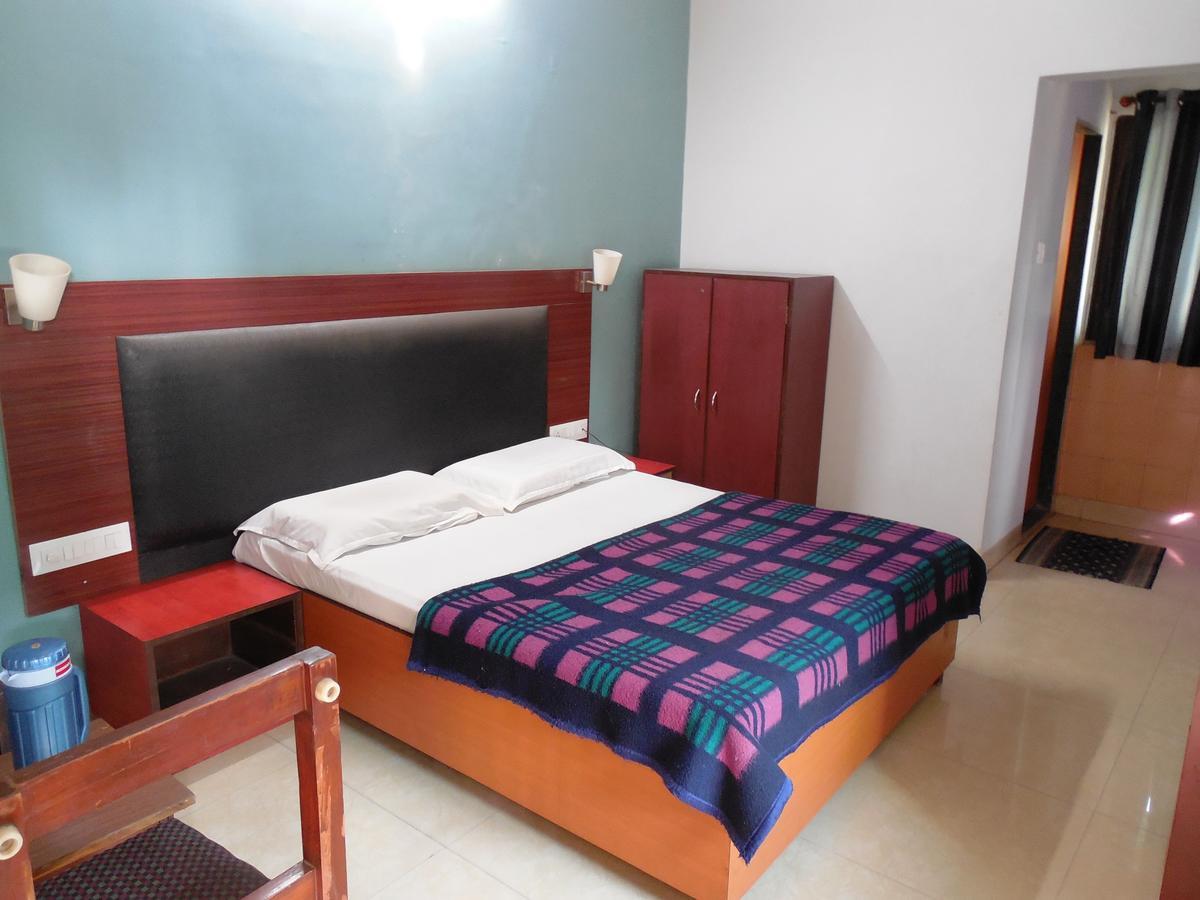 Hotel Silver Springs Ahmedabad Exterior photo