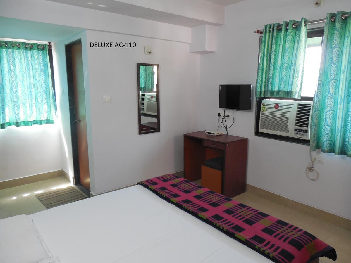 Hotel Silver Springs Ahmedabad Exterior photo